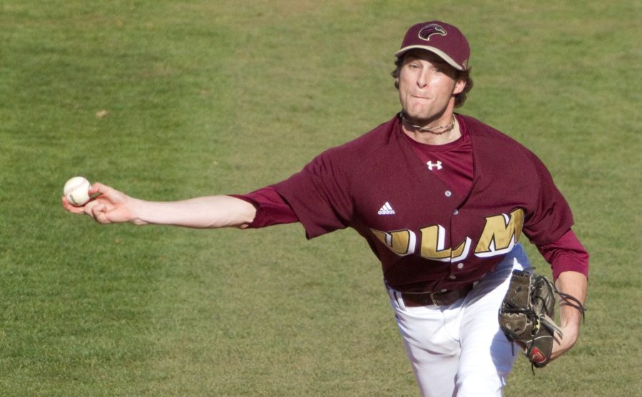 Hawks use second inning to  power past #25 Golden Eagles, 7-2