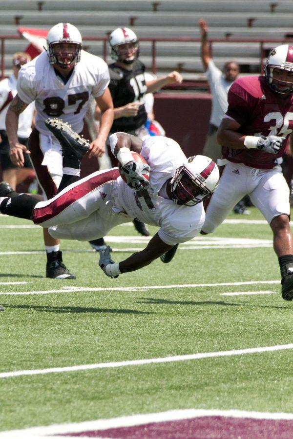 CORRECTION! -Gold hold off Maroon in spring game-