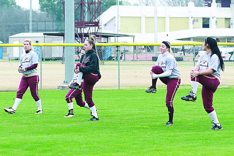 Softball stretching kinks out; ready for win streak