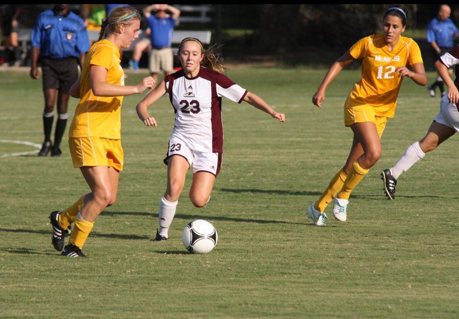 Soccer splits wins to McNeese, Southern