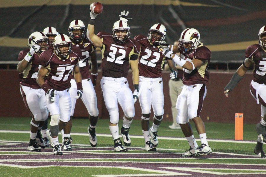 Warhawks down Owls: Team undefeated in conference play after 35-14 victory