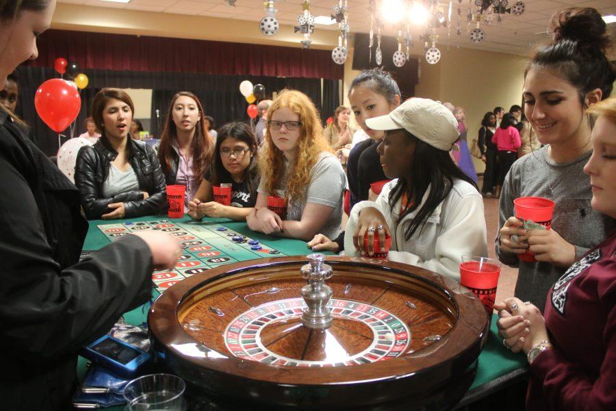 Casino Night brings Vegas flair to campus