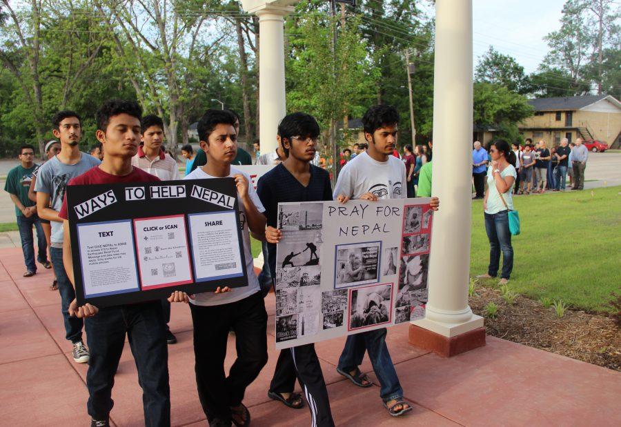 Students+rally+for+Nepal