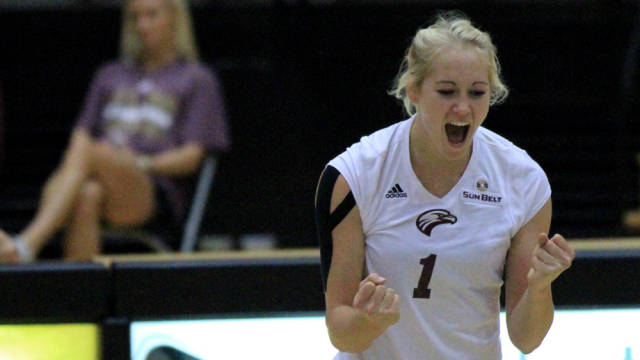 Volleyball ends losing drought in Arkansas