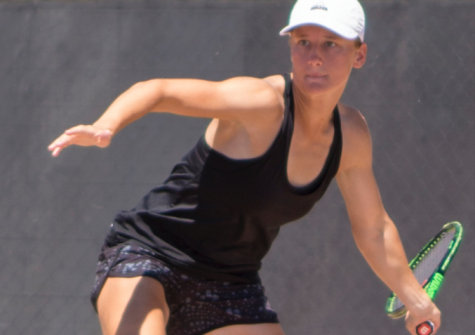 Tennis sweeps senior day