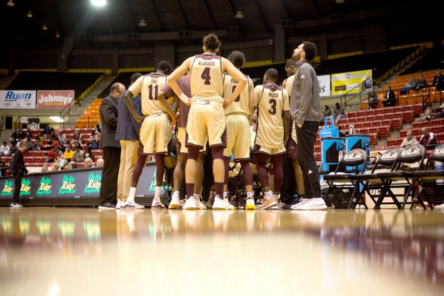 THE FUTURE IS BRIGHT: ULM men’s basketball looks to regroup in the huddle after a time-out is called. 