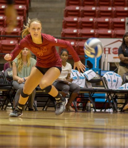 Volleyball splits 2-game road trip