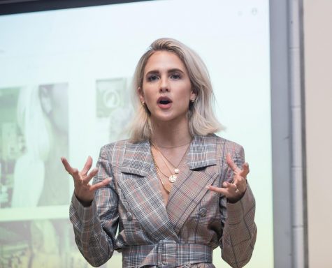 Fashion influencers visit with students