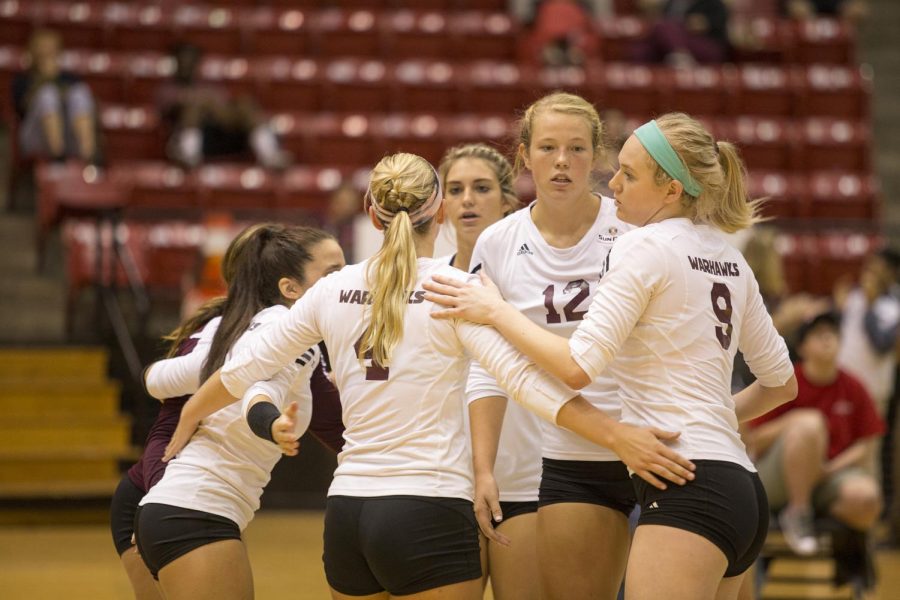 Volleyball struggles against conference opponents