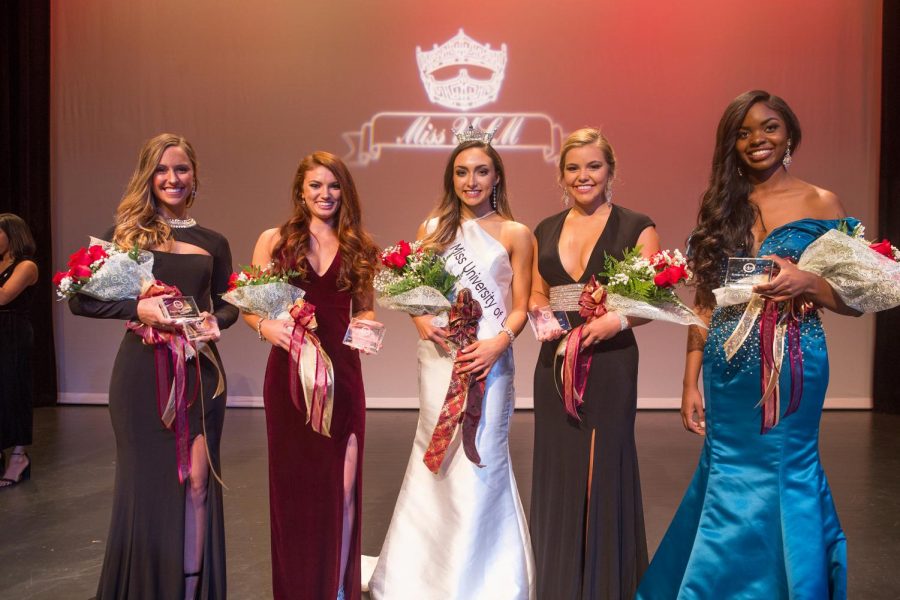 Miss ULM Monica Whitman with the top 5 contestants.