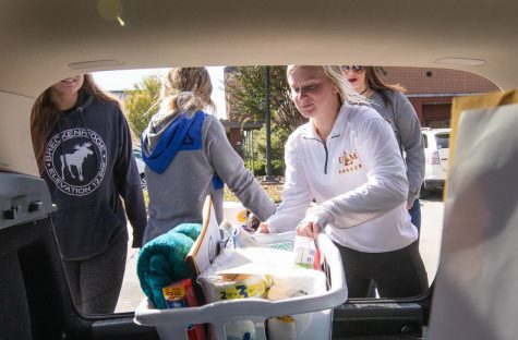University seminar takes baskets to elderly