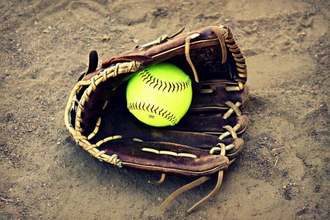 Softball opens season in Alabama
