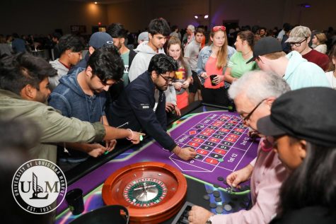 Students try their luck at Casino Night