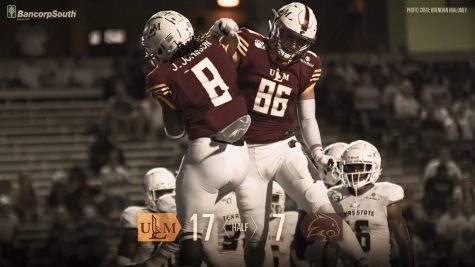 Warhawks run away from Texas State in road win