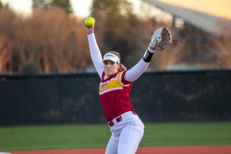 Warhawks split 4 games on road