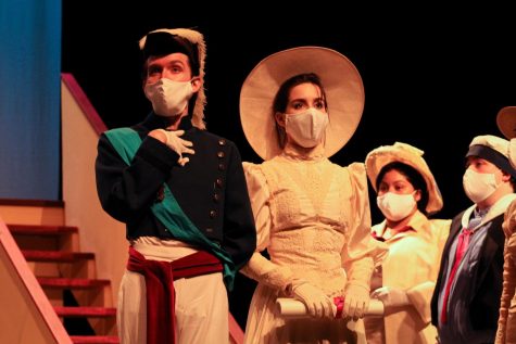HMS Pinafore sails into hearts, ears of audience members