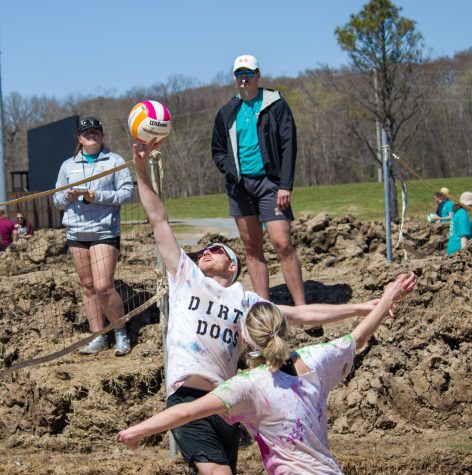 31 Ambassadors spike it to the ‘90s with Oozeball