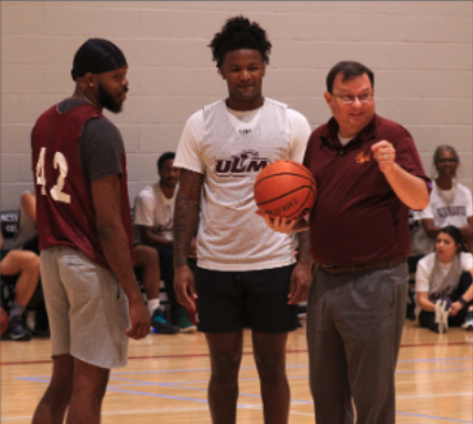 Students, faculty compete in all-star basketball game