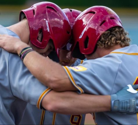 Warhawks drop series in forgettable trip