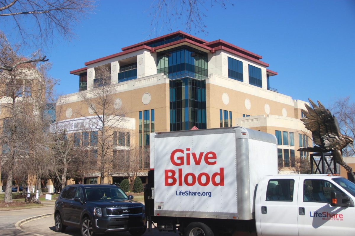 LifeShare hosts crucial blood drive on campus