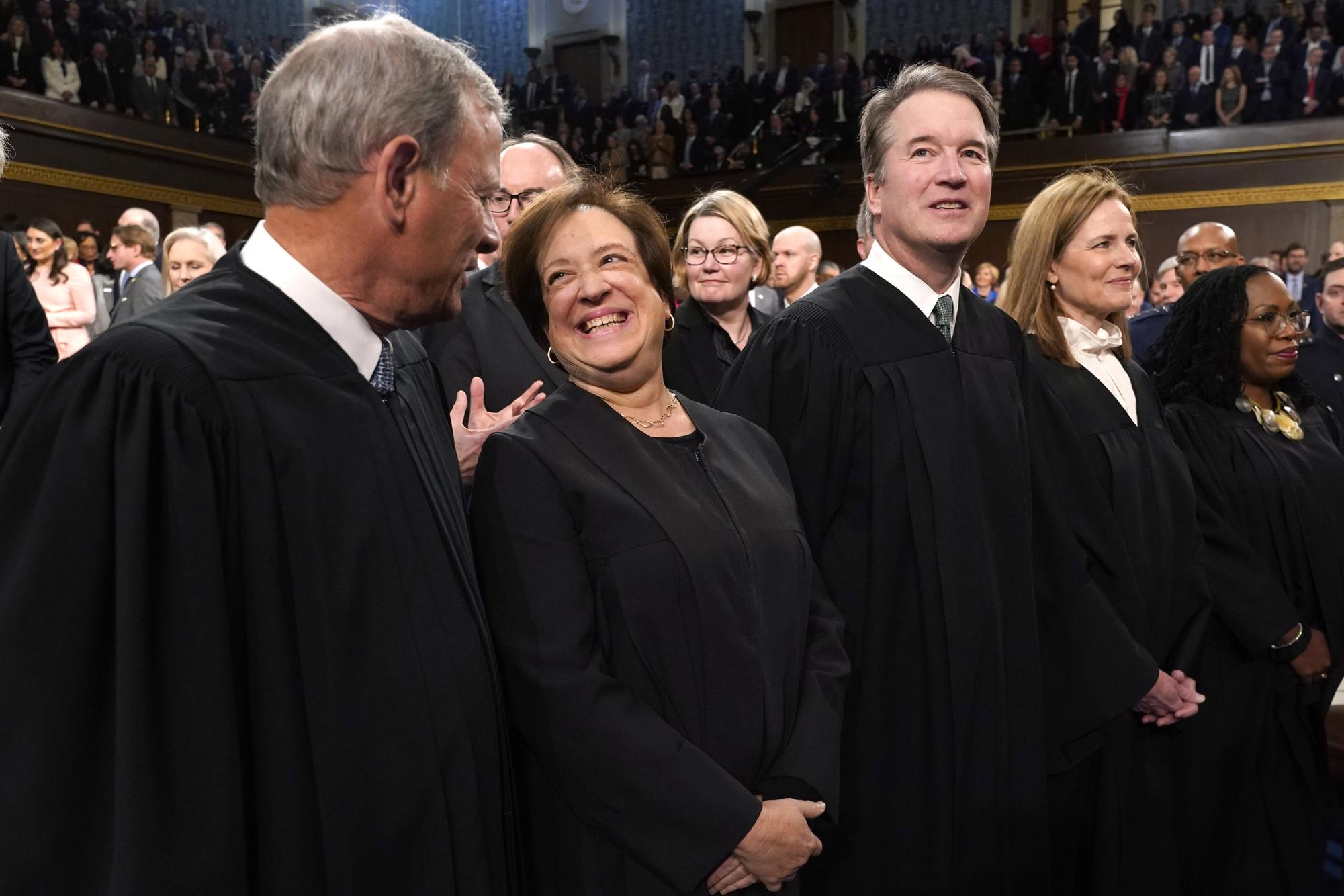 Supreme Court Justice Elena Kagan (left) issues a dissent against the Chevron ruling. 